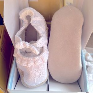 Robeez baby shoes new in box!!